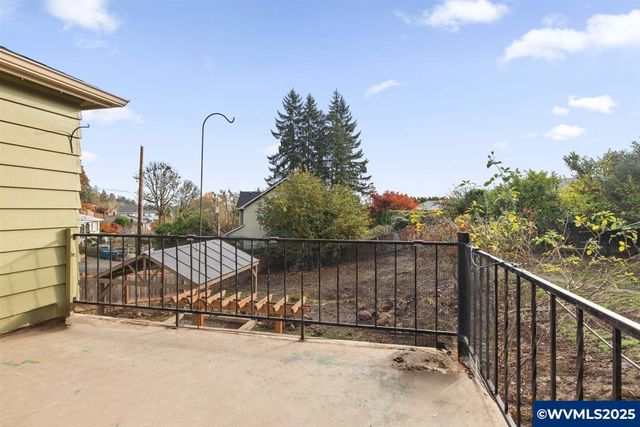 900 Cascade Dr NW, Salem, OR 97304