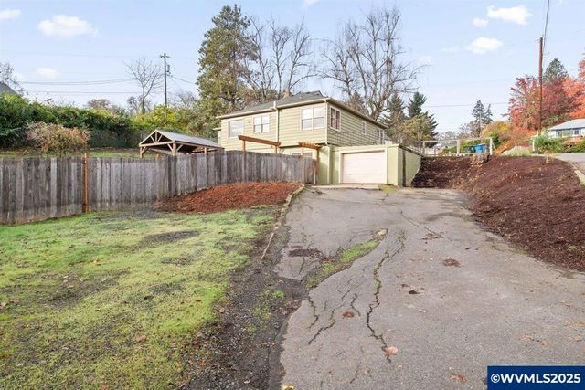 900 Cascade Dr NW, Salem, OR 97304