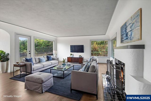 900 Cascade Dr NW, Salem, OR 97304