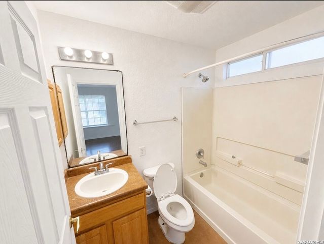 11334 Highcrest dr, San Antonio, TX 78224