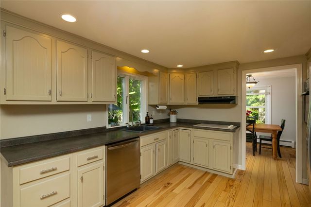 27 Tallwood Drive, Seekonk, MA 02771