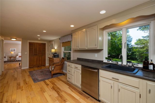 27 Tallwood Drive, Seekonk, MA 02771