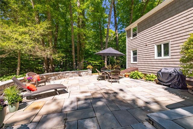 27 Tallwood Drive, Seekonk, MA 02771