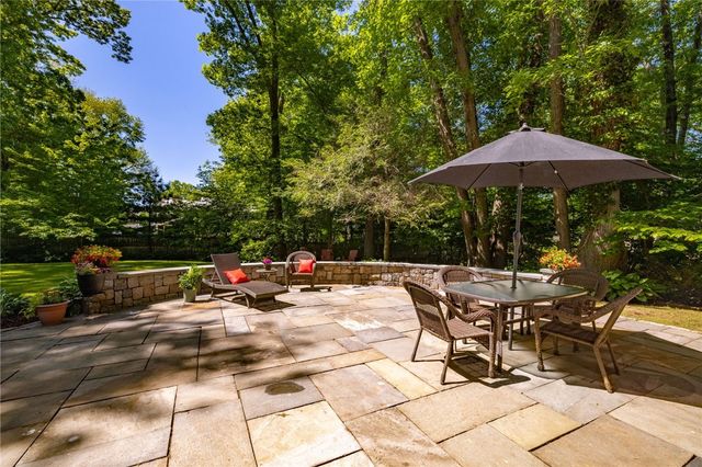 27 Tallwood Drive, Seekonk, MA 02771