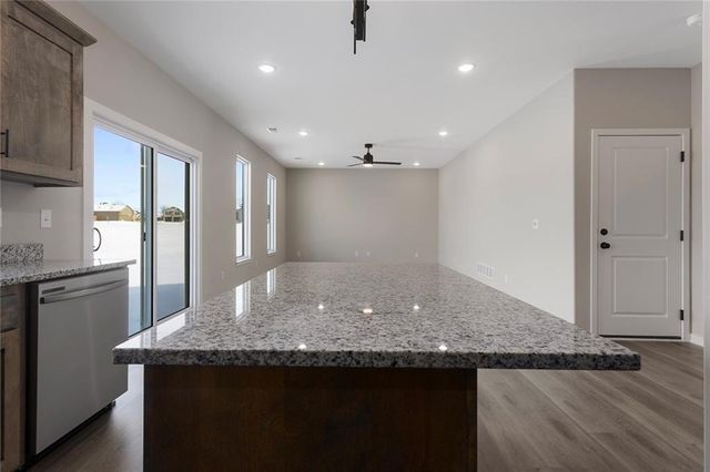 1502 SW Meadowlark Court, Oak Grove, MO 64075