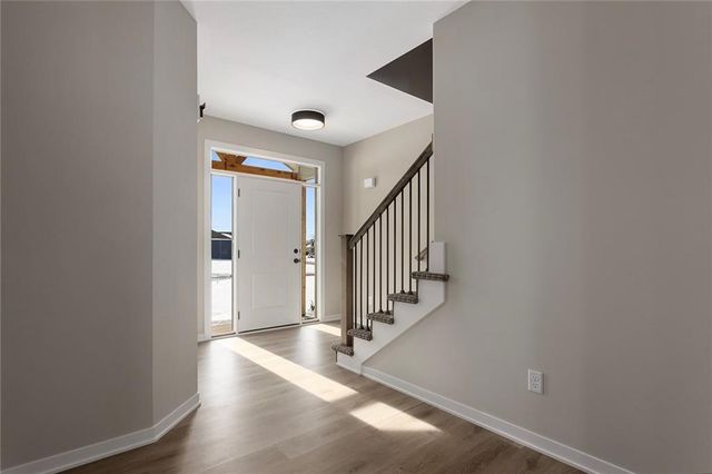 1502 SW Meadowlark Court, Oak Grove, MO 64075