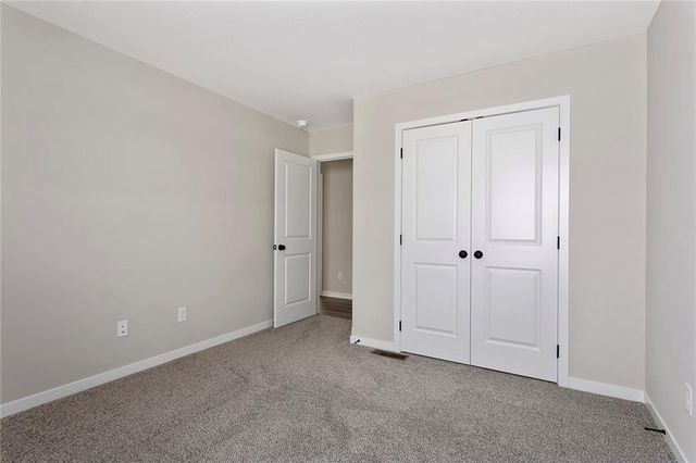 1502 SW Meadowlark Court, Oak Grove, MO 64075