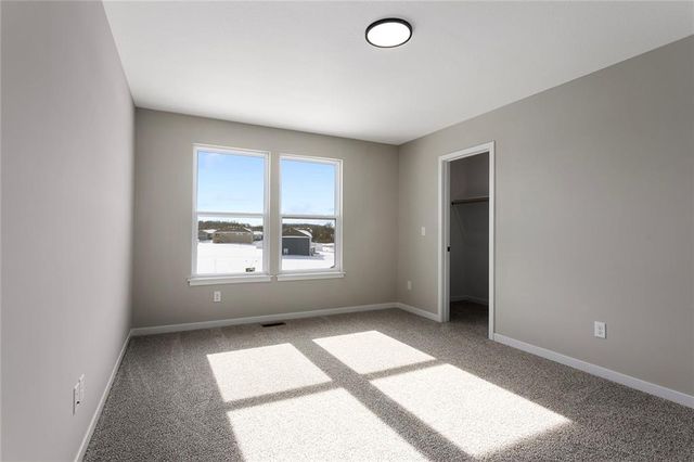 1502 SW Meadowlark Court, Oak Grove, MO 64075