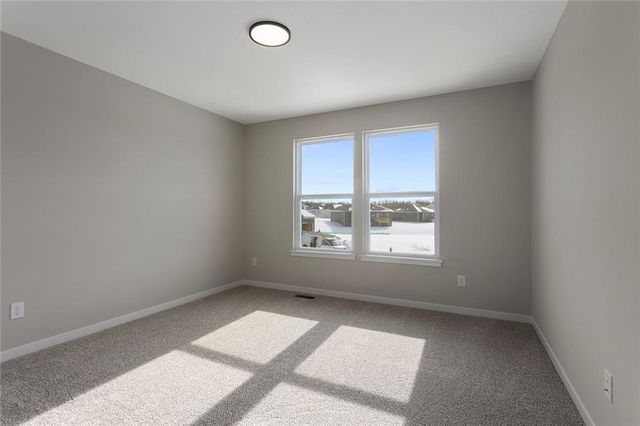 1502 SW Meadowlark Court, Oak Grove, MO 64075