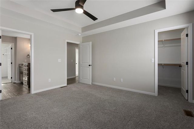 1502 SW Meadowlark Court, Oak Grove, MO 64075