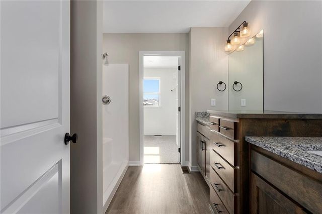 1502 SW Meadowlark Court, Oak Grove, MO 64075