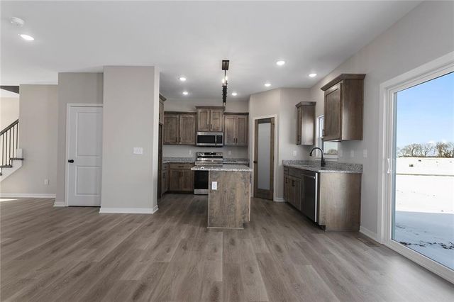 1502 SW Meadowlark Court, Oak Grove, MO 64075