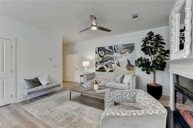263 Barracks Way 877, Hoschton, GA 30548