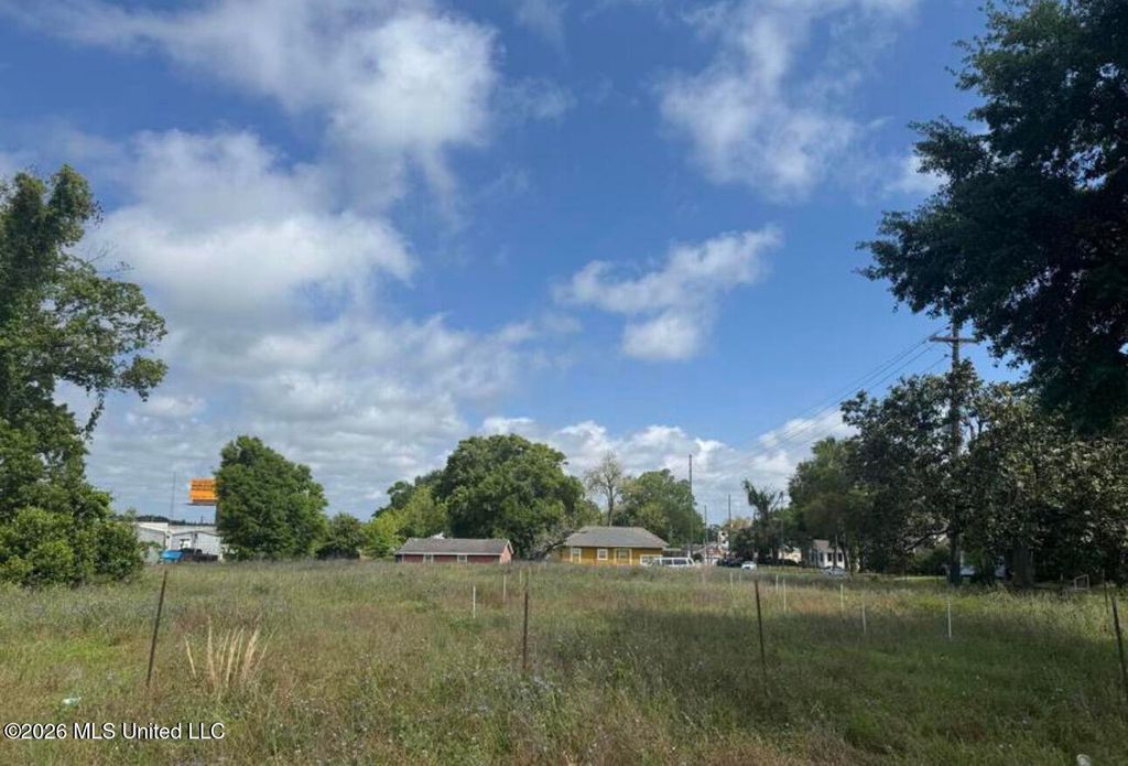 24th Avenue, Gulfport, MS 39501