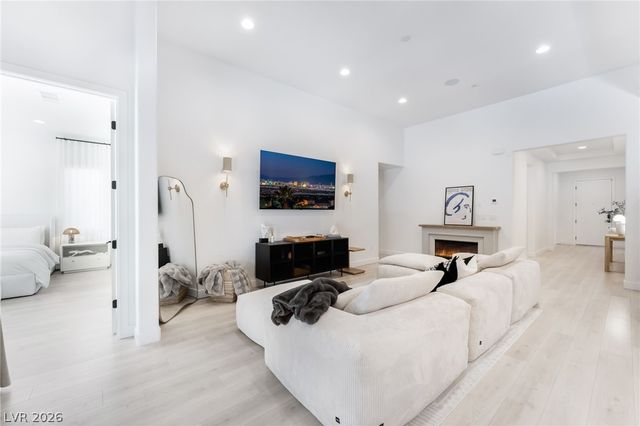 10149 Zeta Tucana Street, Las Vegas, NV 89143