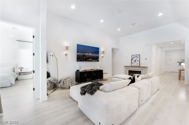 10149 Zeta Tucana Street, Las Vegas, NV 89143