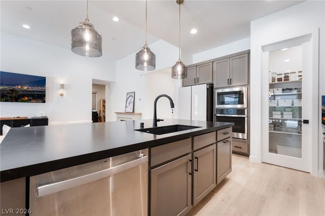10149 Zeta Tucana Street, Las Vegas, NV 89143