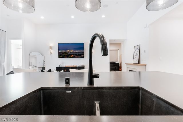 10149 Zeta Tucana Street, Las Vegas, NV 89143