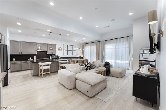 10149 Zeta Tucana Street, Las Vegas, NV 89143