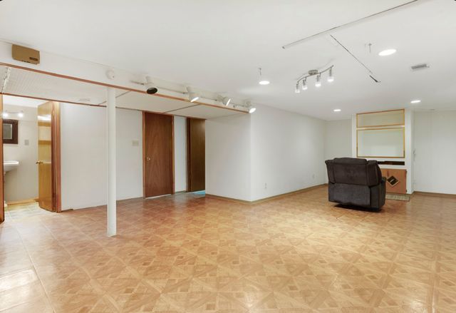 16321 Maryland Avenue, South Holland, IL 60473