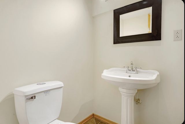 16321 Maryland Avenue, South Holland, IL 60473