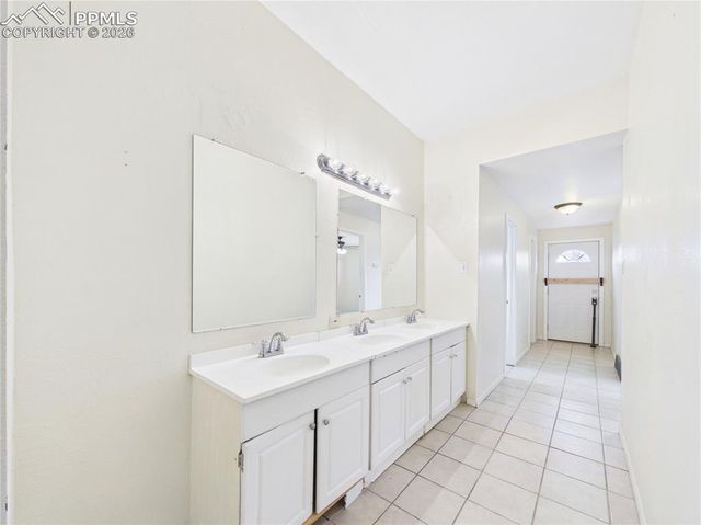 504 W Abriendo Avenue, Pueblo, CO 81004