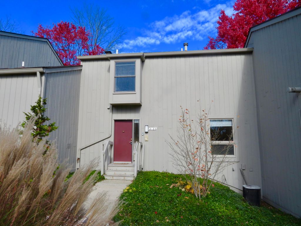 2134 Overlook Court, Ann Arbor, MI 48103