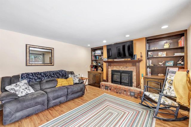 253 SCOUT WAY, De Pere, WI 54115