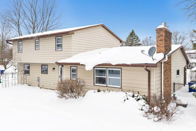253 SCOUT WAY, De Pere, WI 54115