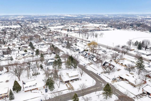 253 SCOUT WAY, De Pere, WI 54115