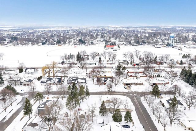 253 SCOUT WAY, De Pere, WI 54115