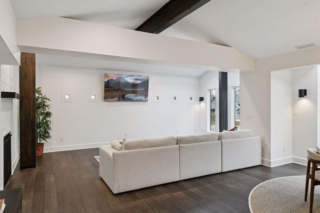 4945 Glen Elyn Road, Mound, MN 55364