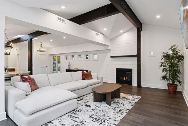 4945 Glen Elyn Road, Mound, MN 55364