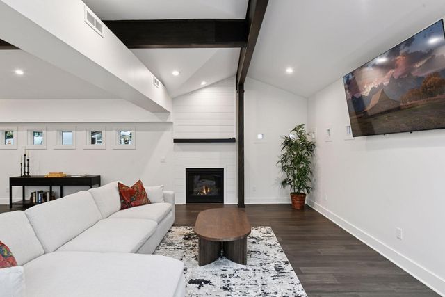 4945 Glen Elyn Road, Mound, MN 55364