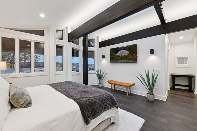 4945 Glen Elyn Road, Mound, MN 55364