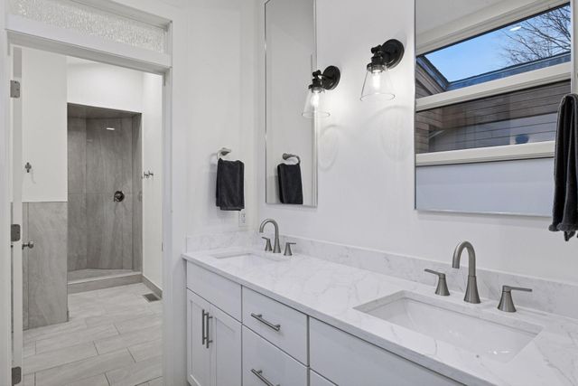 4945 Glen Elyn Road, Mound, MN 55364