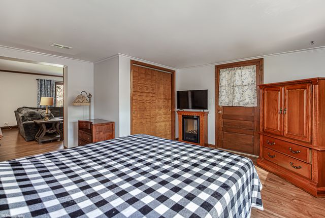 12541 S 68th Court, Palos Heights, IL 60463