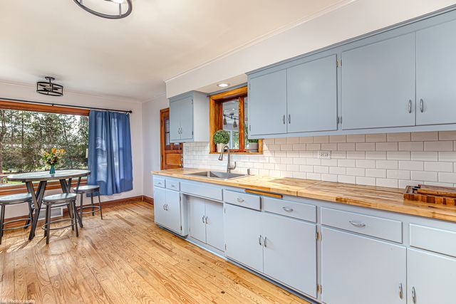 12541 S 68th Court, Palos Heights, IL 60463