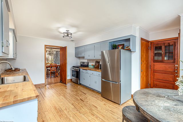 12541 S 68th Court, Palos Heights, IL 60463