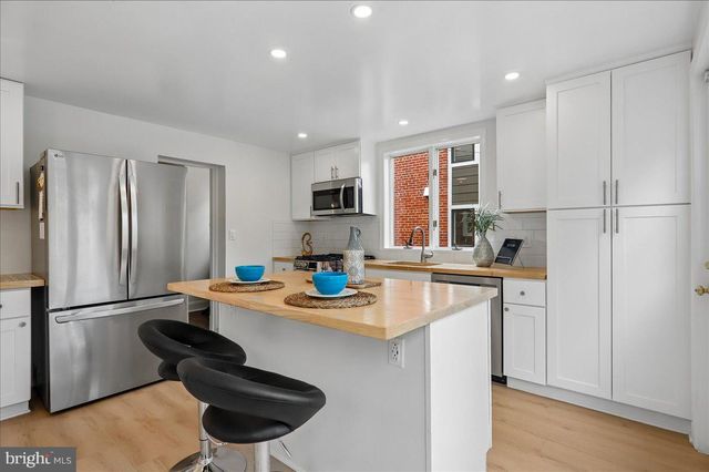 4007 FESSENDEN ST NW, Washington, DC 20016