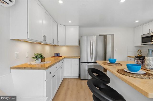 4007 FESSENDEN ST NW, Washington, DC 20016