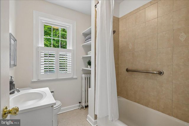4007 FESSENDEN ST NW, Washington, DC 20016