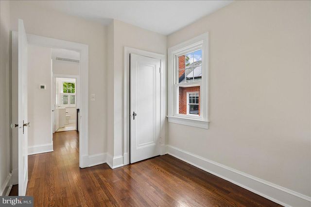 4007 FESSENDEN ST NW, Washington, DC 20016