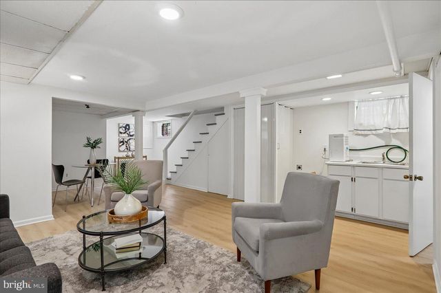4007 FESSENDEN ST NW, Washington, DC 20016