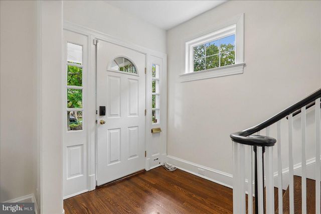 4007 FESSENDEN ST NW, Washington, DC 20016
