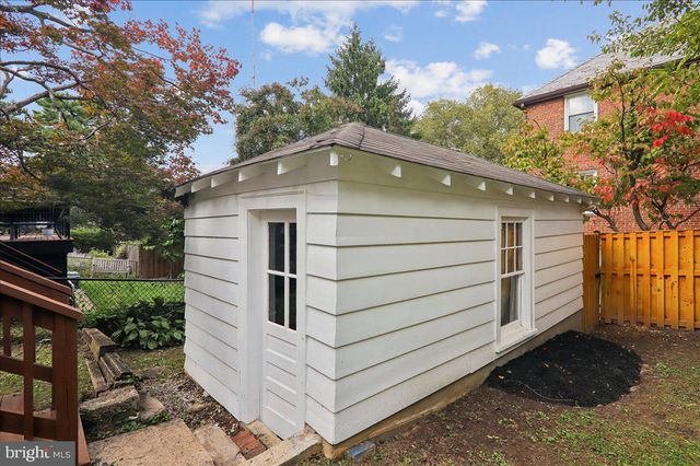 4007 FESSENDEN ST NW, Washington, DC 20016