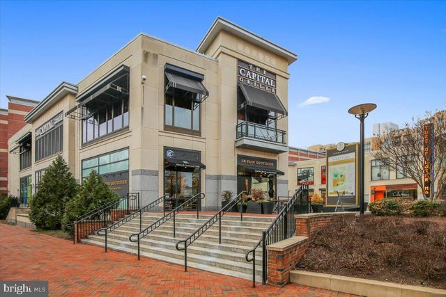4007 FESSENDEN ST NW, Washington, DC 20016