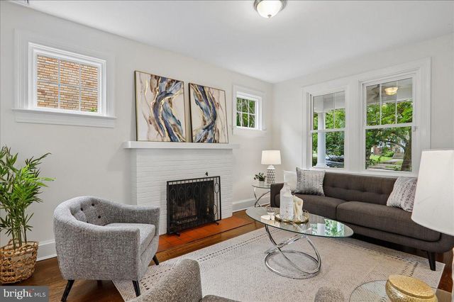 4007 FESSENDEN ST NW, Washington, DC 20016