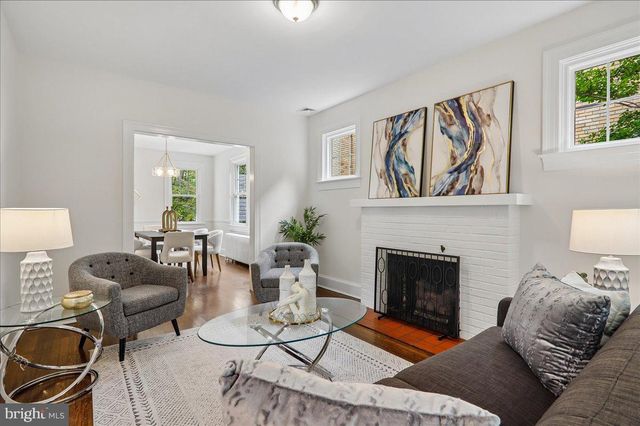 4007 FESSENDEN ST NW, Washington, DC 20016