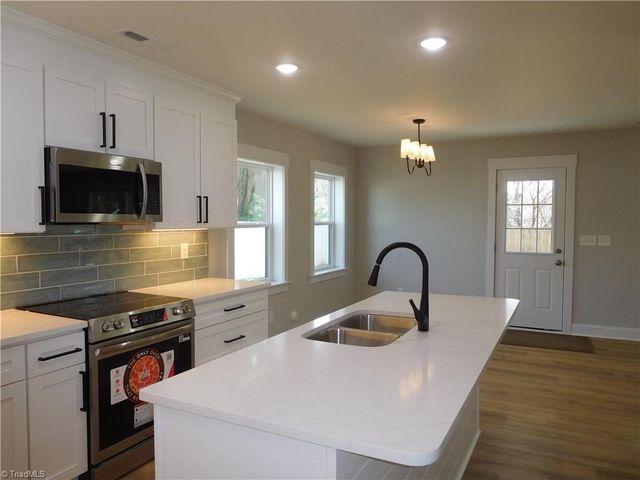 4210 Country Club Road, Winston-salem, NC 27104